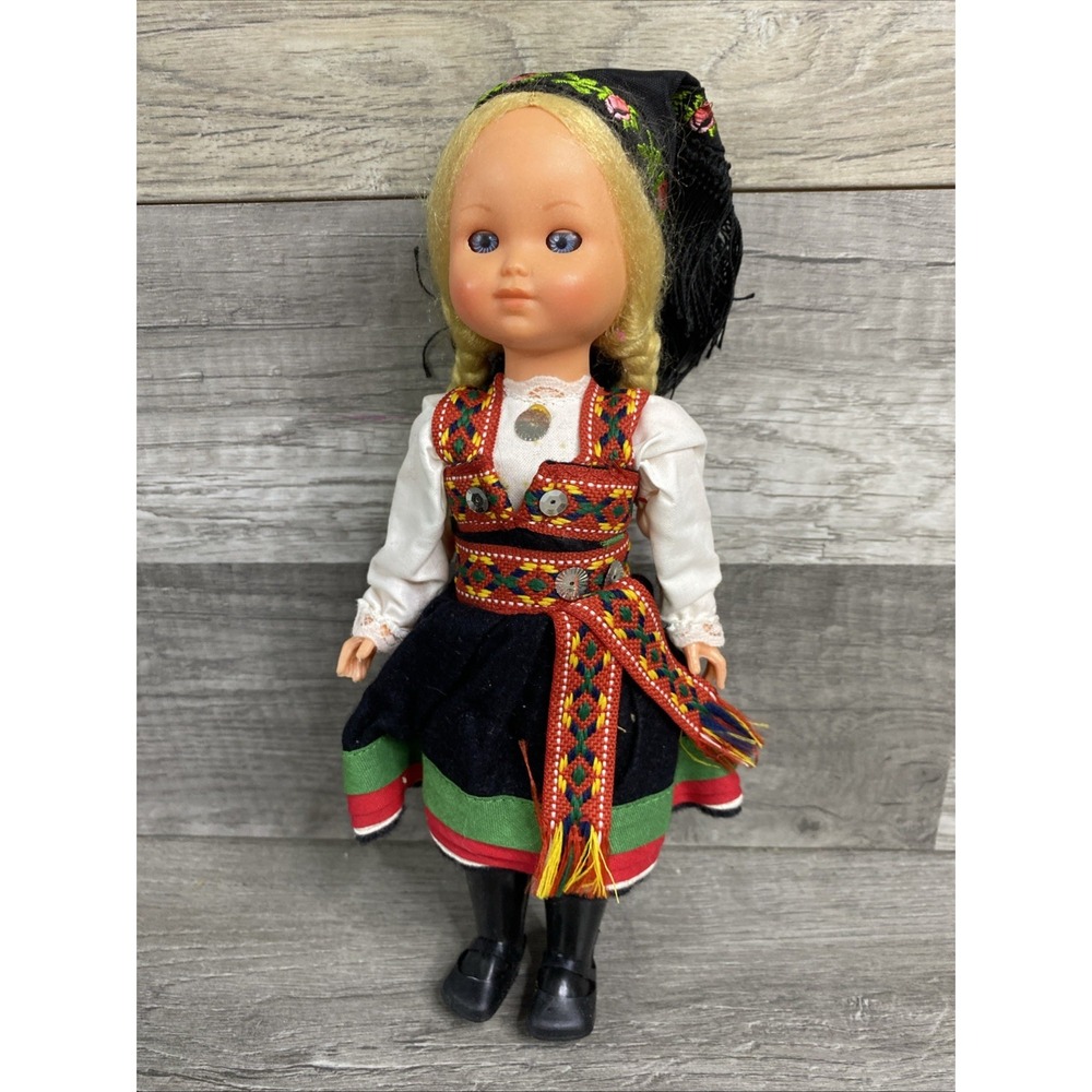 Vintage Norwegian Setesdal Souvenir costume Doll Norway girl Sleepy Eyes 9" High